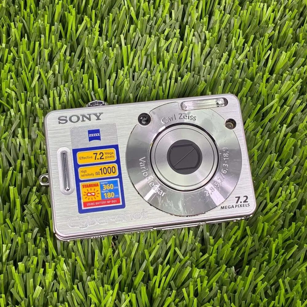 Sony Cyber-shot DSC-W70 7.2 MP Digital Camera with Battery, Charger, and Memory - Picture 2 of 8
